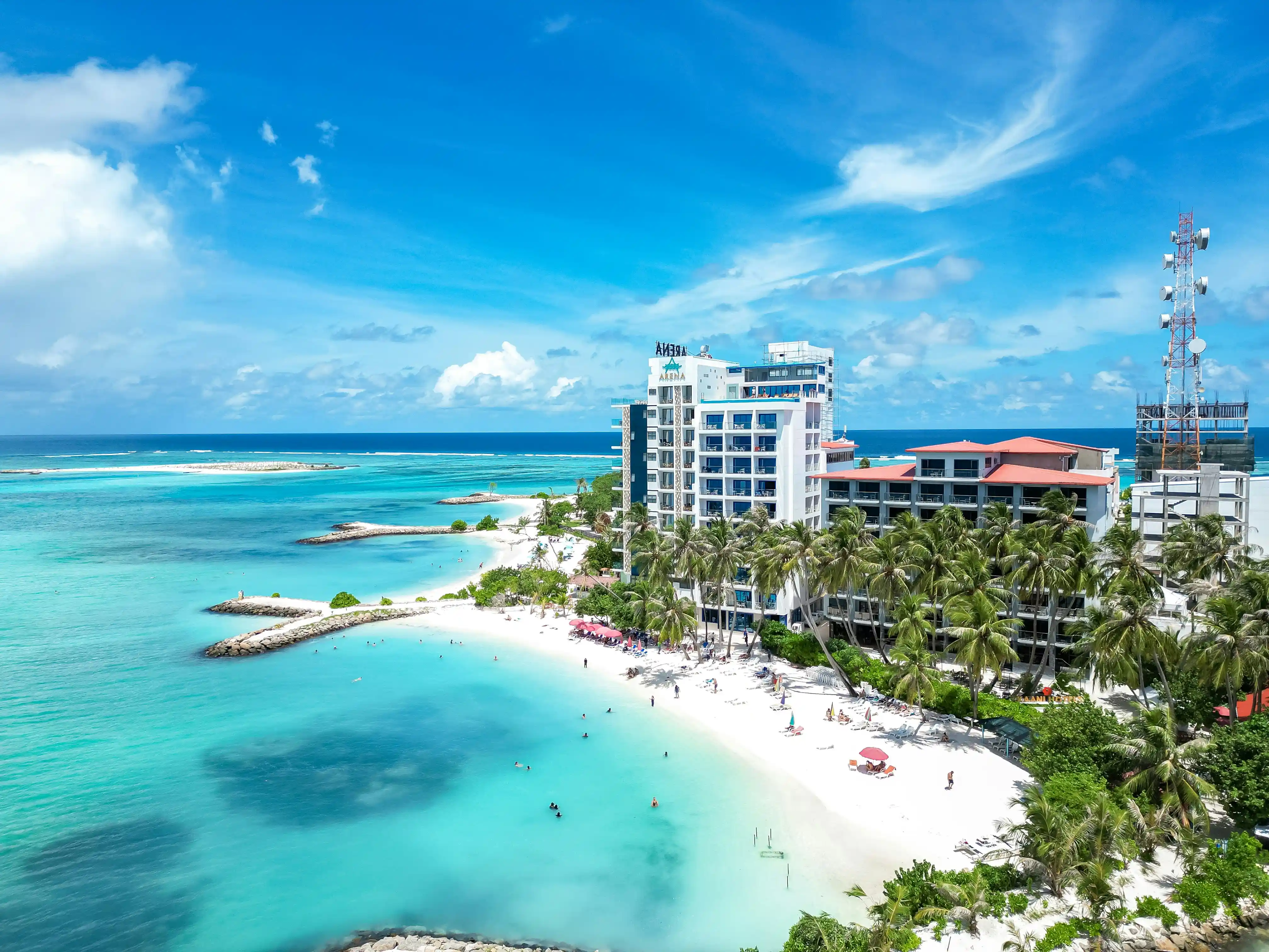 Hotels behind the beach on Maafushi